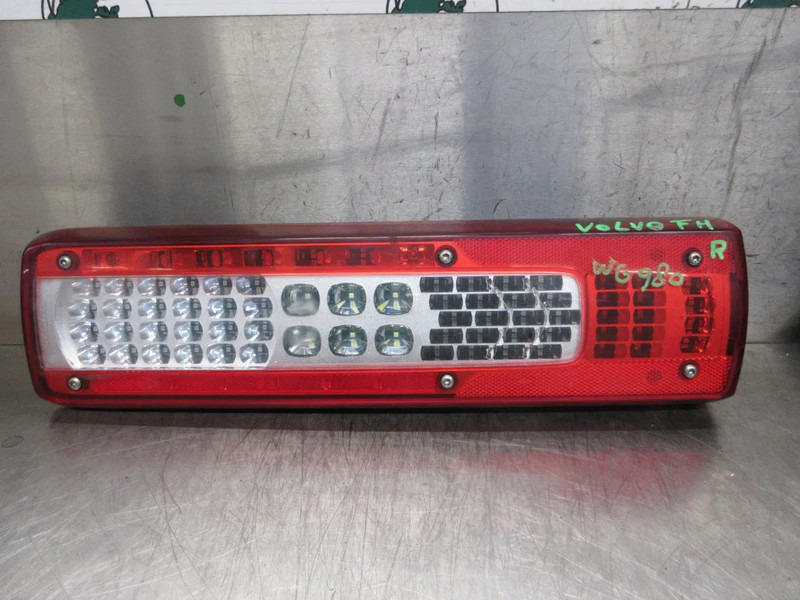 Volvo 84195505 ACHTERLAMP VOLVO FH500 LINKS EURO 6 MODEL 2020 - Farol traseiros por Camião: foto 3 Volvo 84195505 ACHTERLAMP VOLVO FH500 LINKS EURO 6 MODEL 2020 - Farol traseiros por Camião: foto 3