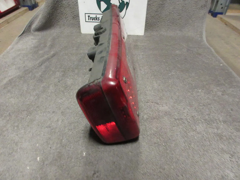 Volvo 84195519 // 84195521 ACHTERLAMP FH 500 EURO 6 MODEL 2020 RECHTS - Farol traseiros por Camião: foto 2 Volvo 84195519 // 84195521 ACHTERLAMP FH 500 EURO 6 MODEL 2020 RECHTS - Farol traseiros por Camião: foto 2