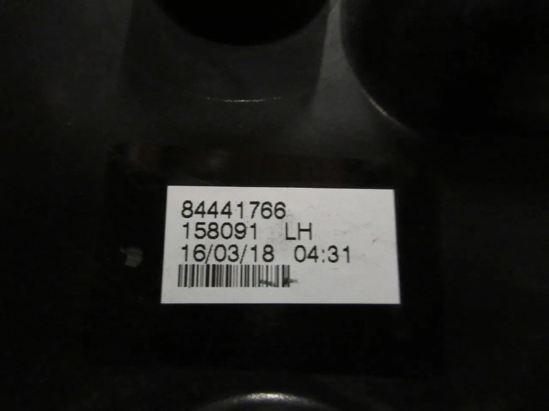 Volvo 84441766 VOLVO ACHTERLAMP LED LINKS EURO 6 MODEL 2020 - Farol traseiros por Camião: foto 5 Volvo 84441766 VOLVO ACHTERLAMP LED LINKS EURO 6 MODEL 2020 - Farol traseiros por Camião: foto 5