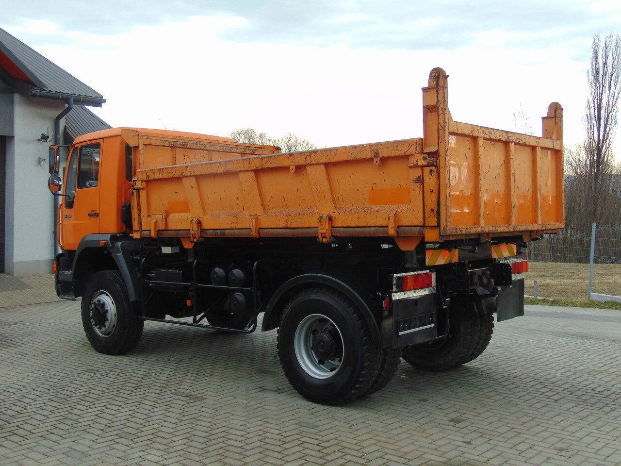 MAN 18-224 4x4 KIPER - Camião basculante: foto 3 MAN 18-224 4x4 KIPER - Camião basculante: foto 3