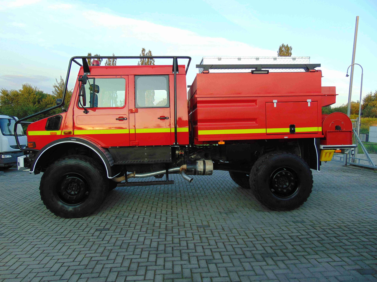 MERCEDES-BENZ Unimog U5000 4x4 DESAUTEL - 5000 WATER !!! - Carro de bombeiro: foto 5 MERCEDES-BENZ Unimog U5000 4x4 DESAUTEL - 5000 WATER !!! - Carro de bombeiro: foto 5