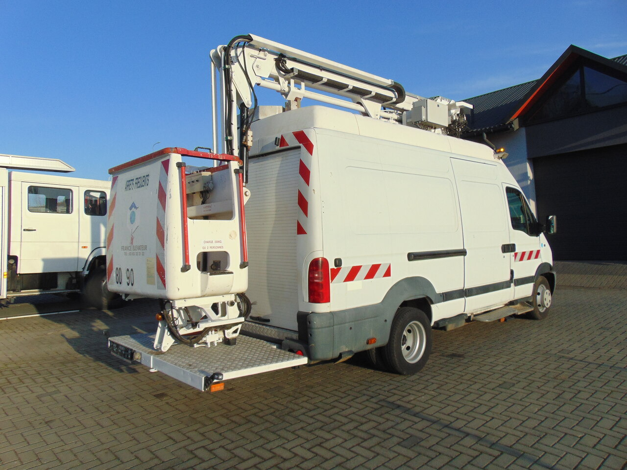 RENAULT Mascott 2,8dCi 110 L2H3 France Elevateur 152TTF 162TTF - Plataforma aérea: foto 4 RENAULT Mascott 2,8dCi 110 L2H3 France Elevateur 152TTF 162TTF - Plataforma aérea: foto 4