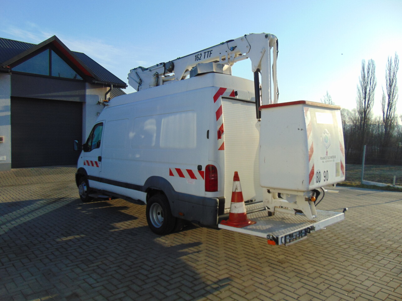 RENAULT Mascott 2,8dCi 110 L2H3 France Elevateur 152TTF 162TTF - Plataforma aérea: foto 3 RENAULT Mascott 2,8dCi 110 L2H3 France Elevateur 152TTF 162TTF - Plataforma aérea: foto 3
