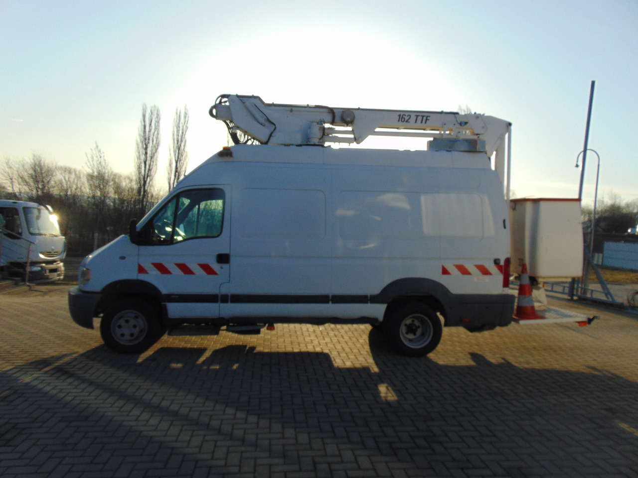 RENAULT Mascott 2,8dCi 110 L2H3 France Elevateur 152TTF 162TTF - Plataforma aérea: foto 5 RENAULT Mascott 2,8dCi 110 L2H3 France Elevateur 152TTF 162TTF - Plataforma aérea: foto 5