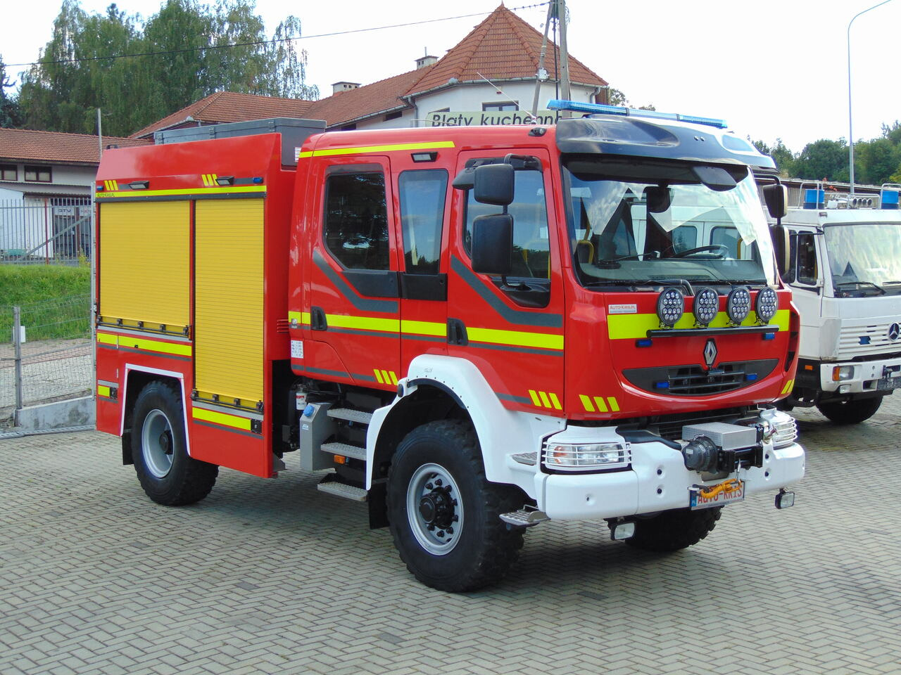 RENAULT Midlum 240DXi 4x4 GIMAEX - Carro de bombeiro: foto 2 RENAULT Midlum 240DXi 4x4 GIMAEX - Carro de bombeiro: foto 2