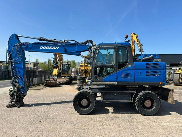 Doosan DX170W - Escavadeira de rodas: foto 1 Doosan DX170W - Escavadeira de rodas: foto 1