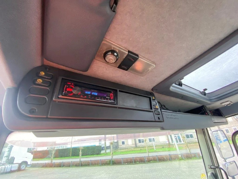 Leasing de DAF 65CF-240 / FULL STEEL / POMP / 3 COMPARTIMENTS / 8350 LITER / ONLY:25969 KM / EURO-2 / MANUAL / GOOD CONDITION DAF 65CF-240 / FULL STEEL / POMP / 3 COMPARTIMENTS / 8350 LITER / ONLY:25969 KM / EURO-2 / MANUAL / GOOD CONDITION: foto 17