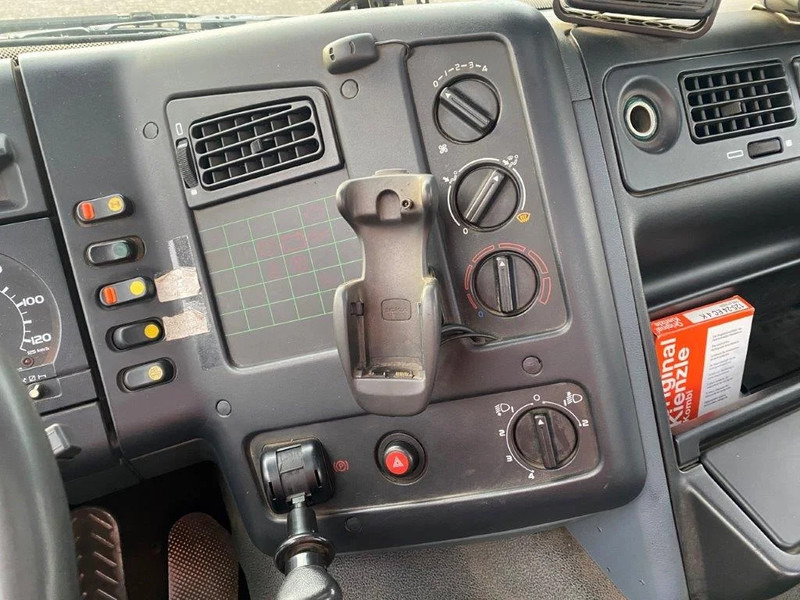 Leasing de DAF 65CF-240 / FULL STEEL / POMP / 3 COMPARTIMENTS / 8350 LITER / ONLY:25969 KM / EURO-2 / MANUAL / GOOD CONDITION DAF 65CF-240 / FULL STEEL / POMP / 3 COMPARTIMENTS / 8350 LITER / ONLY:25969 KM / EURO-2 / MANUAL / GOOD CONDITION: foto 15