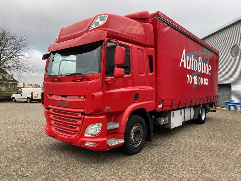 DAF CF400 / CURTAIN SAILS / BIG PLATFORM 2500 KG / DEB / NAVI / FULL-AIR / LWDS / ACC / AUTOMATIC / EURO-6 / 2015 - Camião furgão: foto 1 DAF CF400 / CURTAIN SAILS / BIG PLATFORM 2500 KG / DEB / NAVI / FULL-AIR / LWDS / ACC / AUTOMATIC / EURO-6 / 2015 - Camião furgão: foto 1