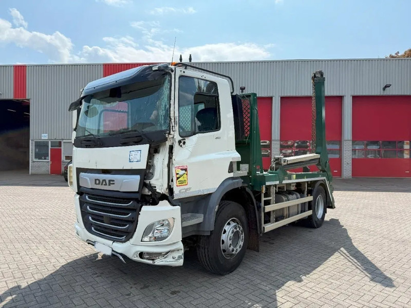 DAF CF410 / ENGINE RUNNING / ONLY:74525 KM / HYVA SKIPLOADER 3250 KG / AIRCO / AUTOMATIC / EURO-6 / 2020 - Camião multibenne: foto 1 DAF CF410 / ENGINE RUNNING / ONLY:74525 KM / HYVA SKIPLOADER 3250 KG / AIRCO / AUTOMATIC / EURO-6 / 2020 - Camião multibenne: foto 1
