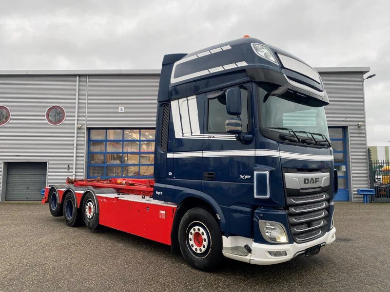 DAF XF106-530 8X2 / AJK HOOKLIFT 25000KG / 9 TON FRONT AXLE / NAVI / ONLY:612482 KM / SSC / AUTOMATIC / EURO-6 / 2019 - Camião polibenne: foto 2 DAF XF106-530 8X2 / AJK HOOKLIFT 25000KG / 9 TON FRONT AXLE / NAVI / ONLY:612482 KM / SSC / AUTOMATIC / EURO-6 / 2019 - Camião polibenne: foto 2