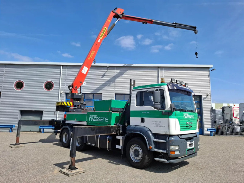 MAN TGA 33.410 / 6X4 / PALFINGER PK4000 1EL ROOFER CRANE / 25M / REMOTE / 2X BIG AXLE / 490677 KM / MANUAL / EURO-3 / 2005 - Camião grua: foto 1 MAN TGA 33.410 / 6X4 / PALFINGER PK4000 1EL ROOFER CRANE / 25M / REMOTE / 2X BIG AXLE / 490677 KM / MANUAL / EURO-3 / 2005 - Camião grua: foto 1