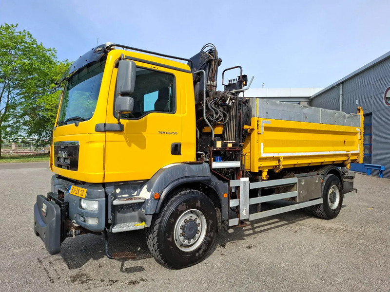 MAN TGM 18.250 / 4X4 / NL TRUCK / TUV:30-04-2026 / 118783 KM / HMF 1110 K2 / ROTATOR / GOOD TYRES / FULL-STEEL / DRUM BRAKES / MANUA - Camião basculante, Camião grua: foto 3 MAN TGM 18.250 / 4X4 / NL TRUCK / TUV:30-04-2026 / 118783 KM / HMF 1110 K2 / ROTATOR / GOOD TYRES / FULL-STEEL / DRUM BRAKES / MANUA - Camião basculante, Camião grua: foto 3