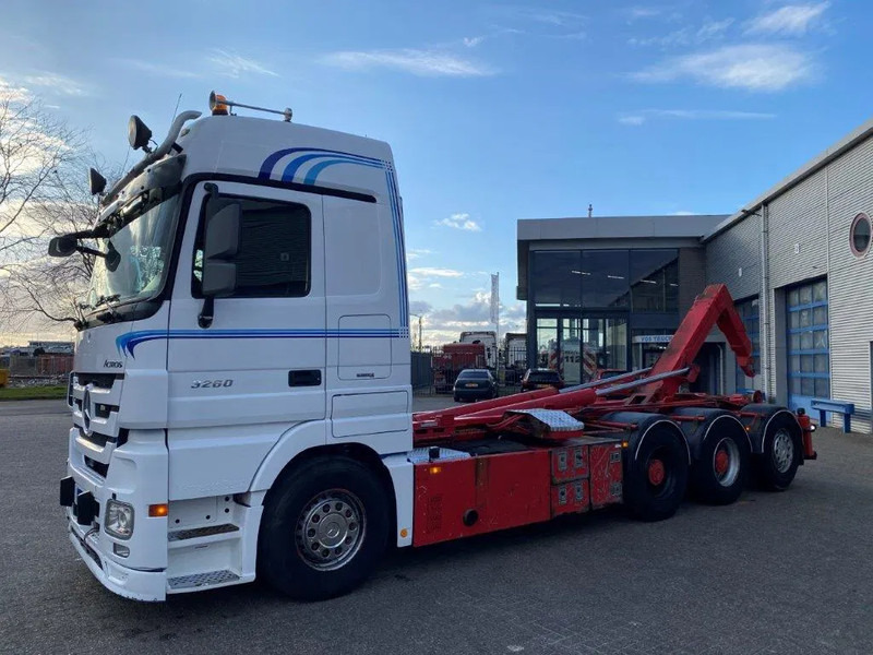 Mercedes-Benz Actros 3260 V8 / 15,9L / 8X4 / BIG AXLE / PALFINGER T26 HOOKLIFT / LIFT+LENKACHSE / FULL-AIR / AIRCO / AUTOMATIC / EURO-5 / 2013 - Camião polibenne: foto 2 Mercedes-Benz Actros 3260 V8 / 15,9L / 8X4 / BIG AXLE / PALFINGER T26 HOOKLIFT / LIFT+LENKACHSE / FULL-AIR / AIRCO / AUTOMATIC / EURO-5 / 2013 - Camião polibenne: foto 2
