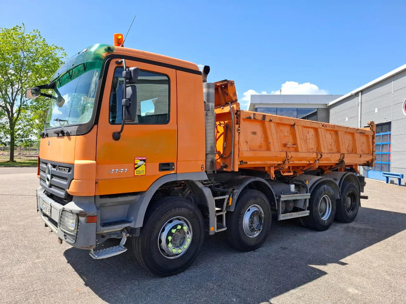 Mercedes-Benz Actros 4141 / 3SIDE MEILLER TIPPER / FULL-STEEL / DRUM BRAKES / ONLY:535937 KM / 2XSTEERING AXLE / AIRCO / AUTOMATIC / EURO-3 / - Camião basculante: foto 3 Mercedes-Benz Actros 4141 / 3SIDE MEILLER TIPPER / FULL-STEEL / DRUM BRAKES / ONLY:535937 KM / 2XSTEERING AXLE / AIRCO / AUTOMATIC / EURO-3 / - Camião basculante: foto 3