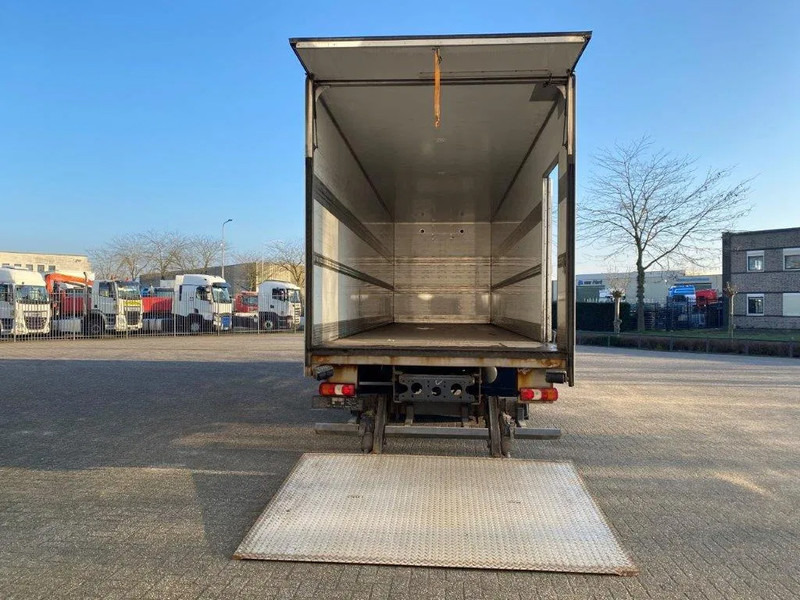 Mercedes-Benz Antos 2533 / LIFT AXLE / HEATED CLOSED BOX / PLATFORM 2000 KG / ONLY:506959 KM / SIDE DOOR / AUTOMATIC / EURO-6 / 2019 - Camião furgão: foto 5 Mercedes-Benz Antos 2533 / LIFT AXLE / HEATED CLOSED BOX / PLATFORM 2000 KG / ONLY:506959 KM / SIDE DOOR / AUTOMATIC / EURO-6 / 2019 - Camião furgão: foto 5