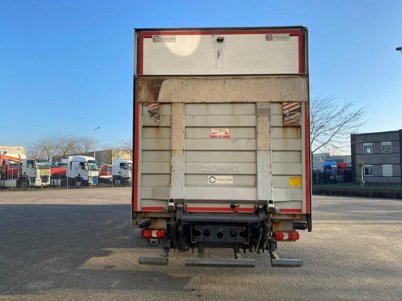Mercedes-Benz Antos 2533 / LIFT AXLE / HEATED CLOSED BOX / PLATFORM 2000 KG / ONLY:506959 KM / SIDE DOOR / AUTOMATIC / EURO-6 / 2019 - Camião furgão: foto 4 Mercedes-Benz Antos 2533 / LIFT AXLE / HEATED CLOSED BOX / PLATFORM 2000 KG / ONLY:506959 KM / SIDE DOOR / AUTOMATIC / EURO-6 / 2019 - Camião furgão: foto 4