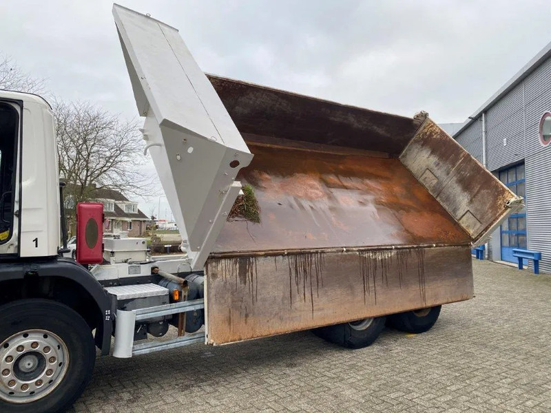 Scania 124-400 / 6X4 / RETARDER / BIG AXLE / FULL STEEL / 2SIDE TIPPER / OLD TACHO / AIRCO / MANUAL / EURO-2 / 2000 - Camião basculante: foto 4 Scania 124-400 / 6X4 / RETARDER / BIG AXLE / FULL STEEL / 2SIDE TIPPER / OLD TACHO / AIRCO / MANUAL / EURO-2 / 2000 - Camião basculante: foto 4
