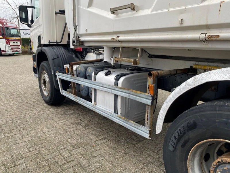 Camião basculante Scania 124-400 / 6X4 / RETARDER / BIG AXLE / FULL STEEL / 2SIDE TIPPER / OLD TACHO / AIRCO / MANUAL / EURO-2 / 2000: foto 16