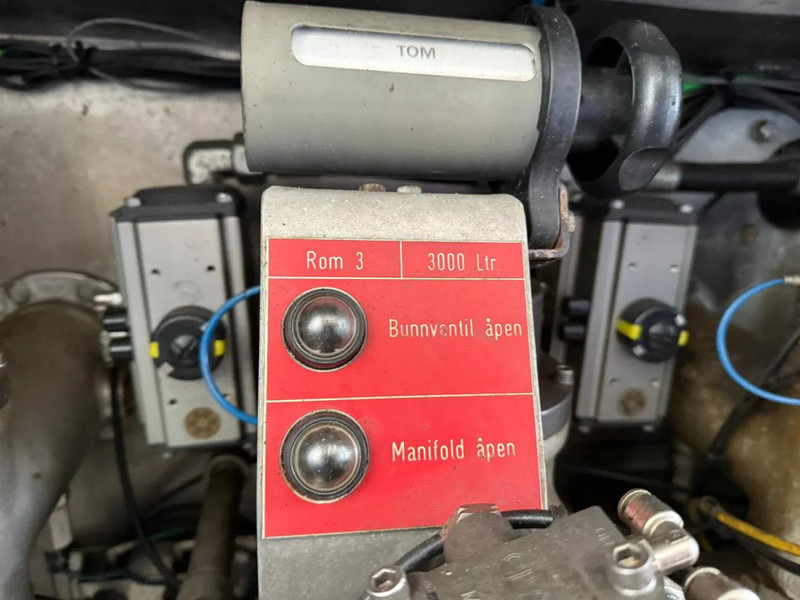 Leasing de Scania R480 / ENGINE RUNING / RETARDER / 4 COMPARTIMENTS / 18000 LITER TOTAAL / LIFT+LENKACHSE / AUTOMATIC / EURO-5 / 2009 Scania R480 / ENGINE RUNING / RETARDER / 4 COMPARTIMENTS / 18000 LITER TOTAAL / LIFT+LENKACHSE / AUTOMATIC / EURO-5 / 2009: foto 18