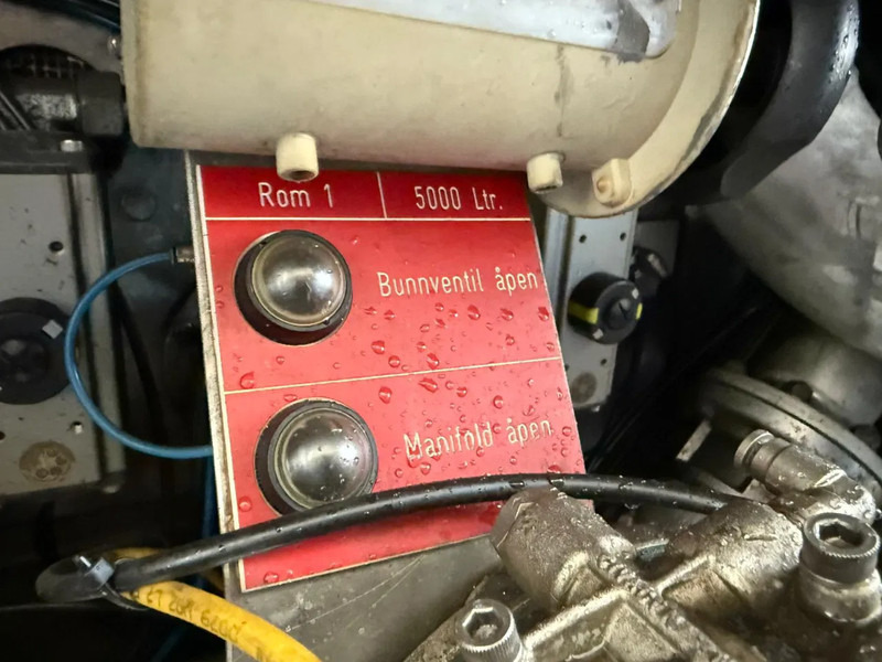 Leasing de Scania R480 / ENGINE RUNING / RETARDER / 4 COMPARTIMENTS / 18000 LITER TOTAAL / LIFT+LENKACHSE / AUTOMATIC / EURO-5 / 2009 Scania R480 / ENGINE RUNING / RETARDER / 4 COMPARTIMENTS / 18000 LITER TOTAAL / LIFT+LENKACHSE / AUTOMATIC / EURO-5 / 2009: foto 16