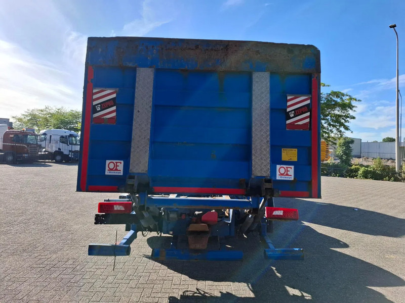Scania R580 V8 / RETARDER / LIFT+LENKACHSE / FULL-AIR / PLATFORM 2000 KG / LEATHER / AIRCO / AUTOMATIC / EURO-6 / 2015 - Camião chassi: foto 4 Scania R580 V8 / RETARDER / LIFT+LENKACHSE / FULL-AIR / PLATFORM 2000 KG / LEATHER / AIRCO / AUTOMATIC / EURO-6 / 2015 - Camião chassi: foto 4