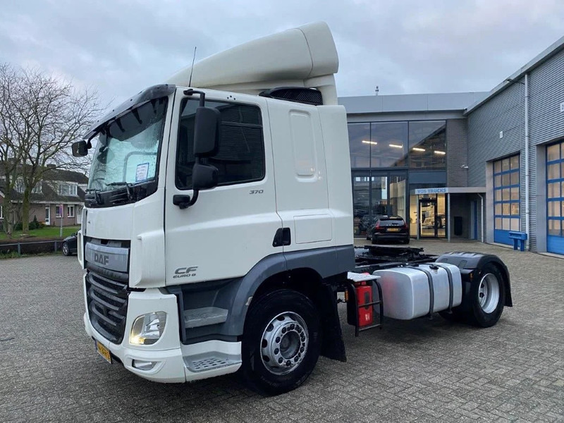 DAF CF370 / NICE CLEAN NL TRUCK / TYRES 80% / AUTOMATIC / EURO-6 / 2015 - Tractor: foto 1 DAF CF370 / NICE CLEAN NL TRUCK / TYRES 80% / AUTOMATIC / EURO-6 / 2015 - Tractor: foto 1