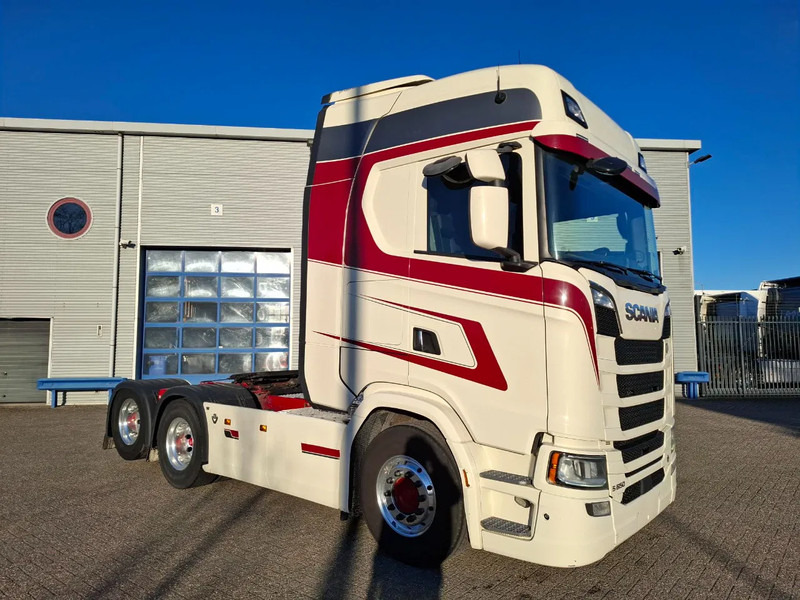 Scania NGS S650 V8 / BOOGIE / RETARDER / 633398KM / 9 TON FRONT AXLE / FULL-AIR / INLINER / LEATHER / ALCOA / NAVI / FRIDGE / EURO-6 / - Tractor: foto 2 Scania NGS S650 V8 / BOOGIE / RETARDER / 633398KM / 9 TON FRONT AXLE / FULL-AIR / INLINER / LEATHER / ALCOA / NAVI / FRIDGE / EURO-6 / - Tractor: foto 2