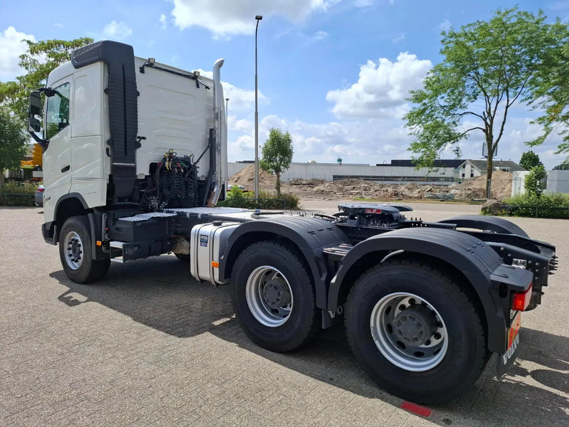 Volvo FH5-500 / 6X4 / RETARDER / HYDRAULICS / ONLY:46190 KM / BIG AXLE / 52 TON / VEB+ / ACC / LWDS / TOP CONDITION / AUTOMATIC / EURO - Tractor: foto 3 Volvo FH5-500 / 6X4 / RETARDER / HYDRAULICS / ONLY:46190 KM / BIG AXLE / 52 TON / VEB+ / ACC / LWDS / TOP CONDITION / AUTOMATIC / EURO - Tractor: foto 3