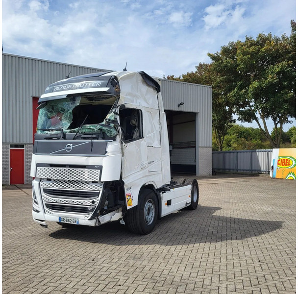 Volvo FH5-500 XL / ENGINE RUNNING / VEB+ / I-PARKCOOL / ONLY:349717 KM / I-SAVE / ACC / LWDS / SIDESKIRTS / AUTOMATIC / EURO-6 / 2023 - Tractor: foto 1 Volvo FH5-500 XL / ENGINE RUNNING / VEB+ / I-PARKCOOL / ONLY:349717 KM / I-SAVE / ACC / LWDS / SIDESKIRTS / AUTOMATIC / EURO-6 / 2023 - Tractor: foto 1