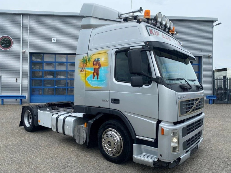 Volvo FM9-300 / MEGA / FULL-AIR / XENON / ONLY:372618KM / MANUAL / EURO-3 / 2004 - Tractor: foto 2 Volvo FM9-300 / MEGA / FULL-AIR / XENON / ONLY:372618KM / MANUAL / EURO-3 / 2004 - Tractor: foto 2