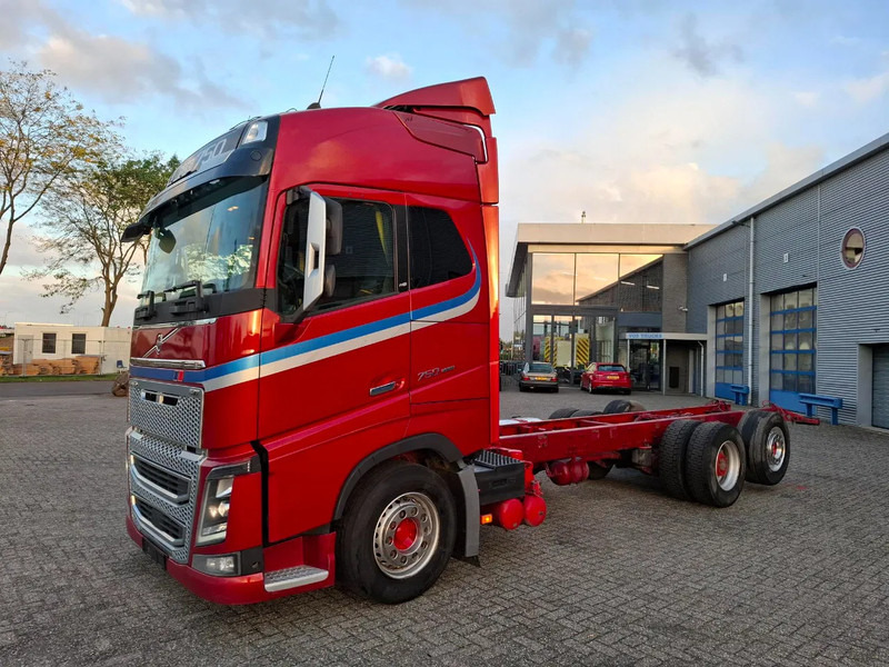 Volvo FH16-750 / BIG AXLE / VEB+ / ONLY:679711 KM / TECHNICAL 70TON / 9TON FRONT AXLE / INLINER / FULL-AIR / AUTOMATIC / EURO-6 / 2018 - Camião chassi: foto 1 Volvo FH16-750 / BIG AXLE / VEB+ / ONLY:679711 KM / TECHNICAL 70TON / 9TON FRONT AXLE / INLINER / FULL-AIR / AUTOMATIC / EURO-6 / 2018 - Camião chassi: foto 1