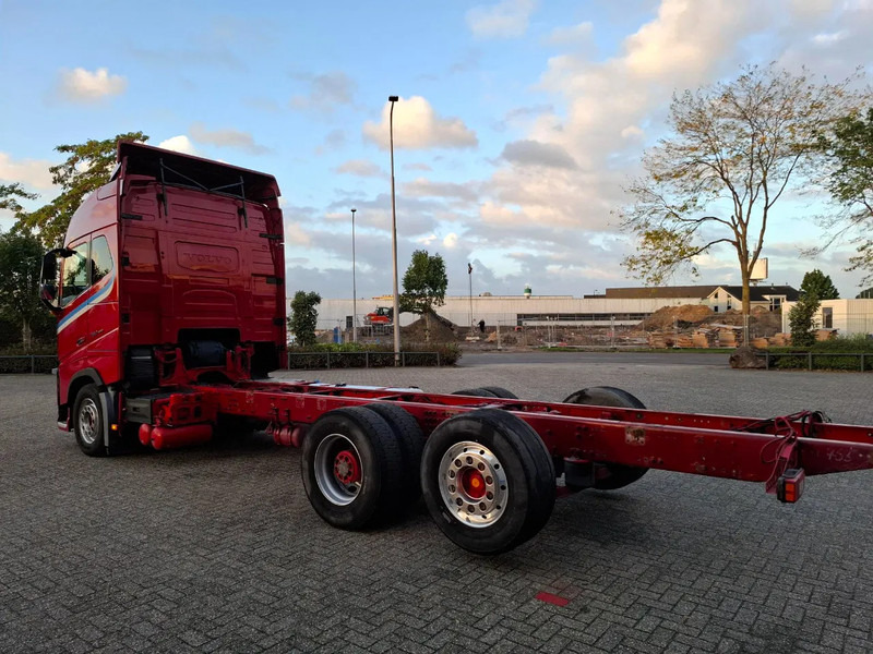 Volvo FH16-750 / BIG AXLE / VEB+ / ONLY:679711 KM / TECHNICAL 70TON / 9TON FRONT AXLE / INLINER / FULL-AIR / AUTOMATIC / EURO-6 / 2018 - Camião chassi: foto 3 Volvo FH16-750 / BIG AXLE / VEB+ / ONLY:679711 KM / TECHNICAL 70TON / 9TON FRONT AXLE / INLINER / FULL-AIR / AUTOMATIC / EURO-6 / 2018 - Camião chassi: foto 3