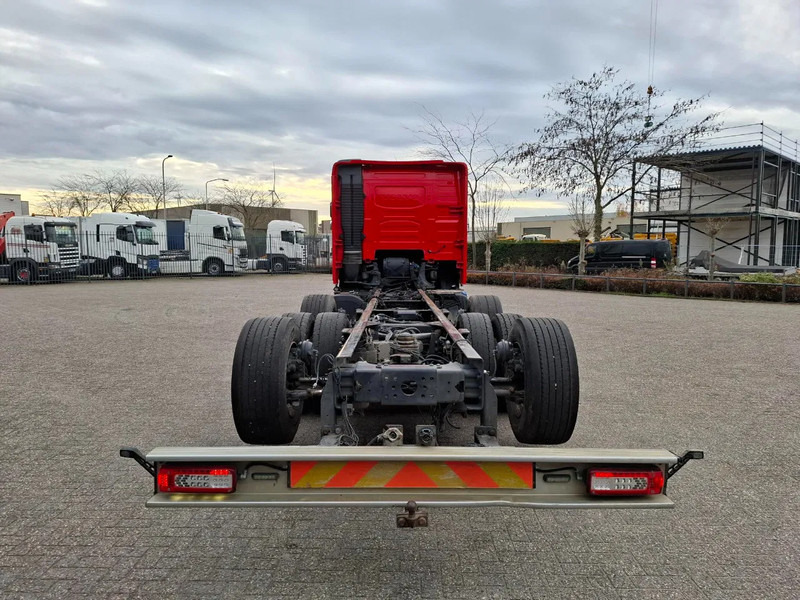 Volvo FH16-750 / VEB+ / ONLY:349761 KM / 9TON FRONT AXLE / INLINER / TECHNICAL 60TON / FULL-AIR / AUTOMATIC / EURO-6 / 2016 - Camião chassi: foto 4 Volvo FH16-750 / VEB+ / ONLY:349761 KM / 9TON FRONT AXLE / INLINER / TECHNICAL 60TON / FULL-AIR / AUTOMATIC / EURO-6 / 2016 - Camião chassi: foto 4