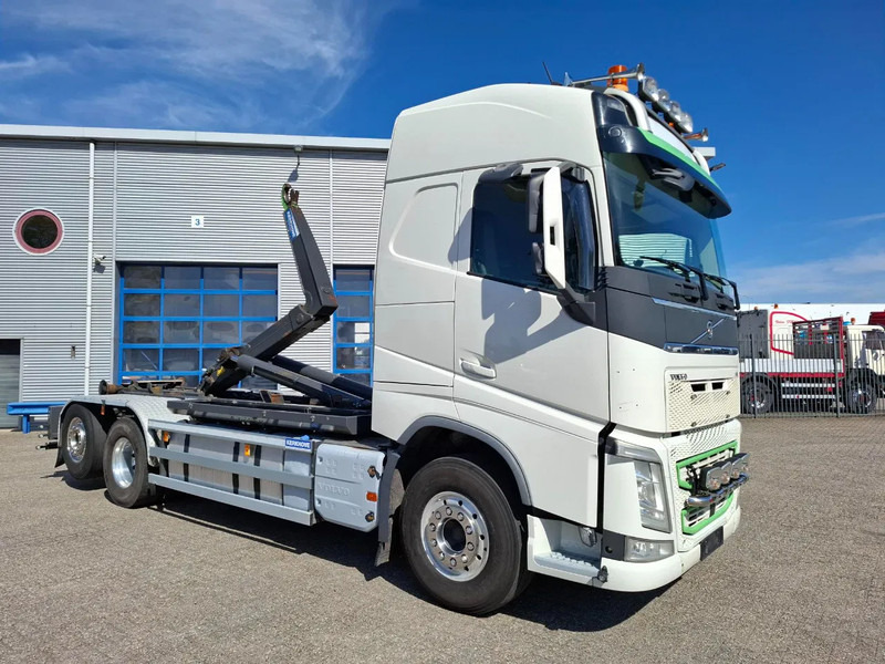 Volvo FH4-500 / VEB+ / HOOK 22 TON / LIFT+LENKACHSE / TUV:02-02-2026 / FULL-AIR / LWDS / NAVI / ALCOA / AUTOMATIC / EURO-6 / 2017 - Camião polibenne: foto 4 Volvo FH4-500 / VEB+ / HOOK 22 TON / LIFT+LENKACHSE / TUV:02-02-2026 / FULL-AIR / LWDS / NAVI / ALCOA / AUTOMATIC / EURO-6 / 2017 - Camião polibenne: foto 4