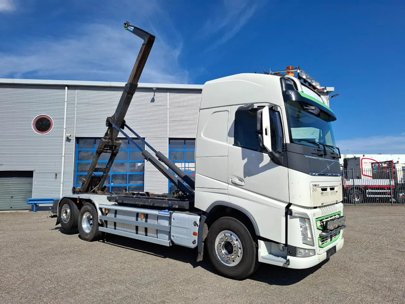 Volvo FH4-500 / VEB+ / HOOK 22 TON / LIFT+LENKACHSE / TUV:02-02-2026 / FULL-AIR / LWDS / NAVI / ALCOA / AUTOMATIC / EURO-6 / 2017 - Camião polibenne: foto 3 Volvo FH4-500 / VEB+ / HOOK 22 TON / LIFT+LENKACHSE / TUV:02-02-2026 / FULL-AIR / LWDS / NAVI / ALCOA / AUTOMATIC / EURO-6 / 2017 - Camião polibenne: foto 3