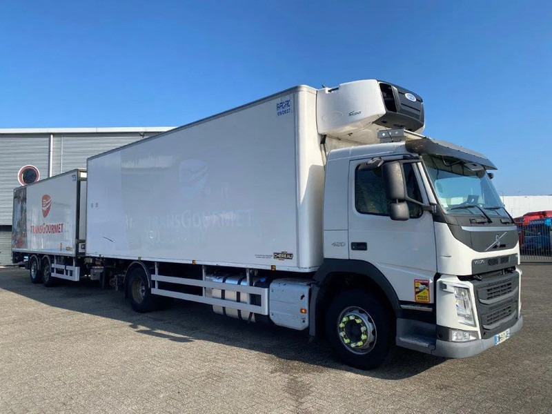 Volvo FM4-420 / COMPLETE COOL+FREEZE COMBI / CHEREAU / THROUGH-LOADING SYSTEM / 2XPLATFORM DHOLLANDIA / FREEZING LOCK / AUTOMATIC / EU - Camião frigorífico: foto 2 Volvo FM4-420 / COMPLETE COOL+FREEZE COMBI / CHEREAU / THROUGH-LOADING SYSTEM / 2XPLATFORM DHOLLANDIA / FREEZING LOCK / AUTOMATIC / EU - Camião frigorífico: foto 2