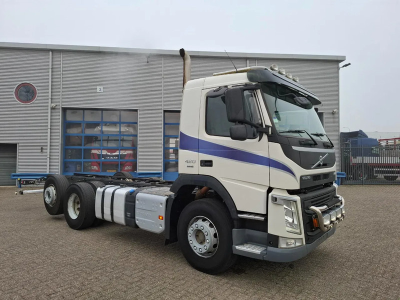 Volvo FM4-420 / VEB+ / LWDS / LIFT+LENKACHSE / ONLY:336223 KM / INLINER / AUTOMATIC / EURO-6 / 2018 - Camião chassi: foto 2 Volvo FM4-420 / VEB+ / LWDS / LIFT+LENKACHSE / ONLY:336223 KM / INLINER / AUTOMATIC / EURO-6 / 2018 - Camião chassi: foto 2