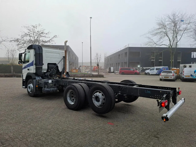 Volvo FM4-420 / VEB+ / LWDS / LIFT+LENKACHSE / ONLY:336223 KM / INLINER / AUTOMATIC / EURO-6 / 2018 - Camião chassi: foto 3 Volvo FM4-420 / VEB+ / LWDS / LIFT+LENKACHSE / ONLY:336223 KM / INLINER / AUTOMATIC / EURO-6 / 2018 - Camião chassi: foto 3