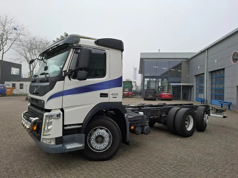 Volvo FM4-420 / VEB+ / LWDS / LIFT+LENKACHSE / ONLY:336223 KM / INLINER / AUTOMATIC / EURO-6 / 2018 - Camião chassi: foto 1 Volvo FM4-420 / VEB+ / LWDS / LIFT+LENKACHSE / ONLY:336223 KM / INLINER / AUTOMATIC / EURO-6 / 2018 - Camião chassi: foto 1