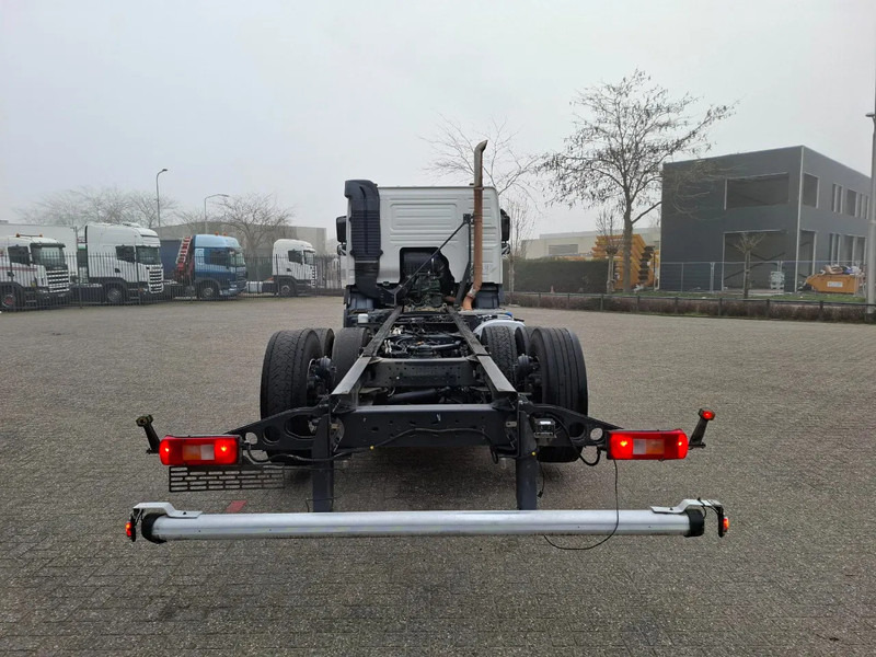 Volvo FM4-420 / VEB+ / LWDS / LIFT+LENKACHSE / ONLY:336223 KM / INLINER / AUTOMATIC / EURO-6 / 2018 - Camião chassi: foto 4 Volvo FM4-420 / VEB+ / LWDS / LIFT+LENKACHSE / ONLY:336223 KM / INLINER / AUTOMATIC / EURO-6 / 2018 - Camião chassi: foto 4