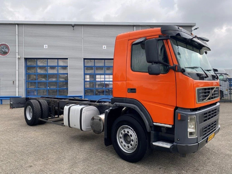 Volvo FM9-260 / HYDRAULICS / NL TRUCK / AUTOMATIC / EURO-3 / 2005 - Camião chassi: foto 2 Volvo FM9-260 / HYDRAULICS / NL TRUCK / AUTOMATIC / EURO-3 / 2005 - Camião chassi: foto 2