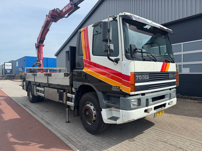 DAF CF75-250, HMF 1583 K4 + 1, Remote Control - Camião grua: foto 4 DAF CF75-250, HMF 1583 K4 + 1, Remote Control - Camião grua: foto 4