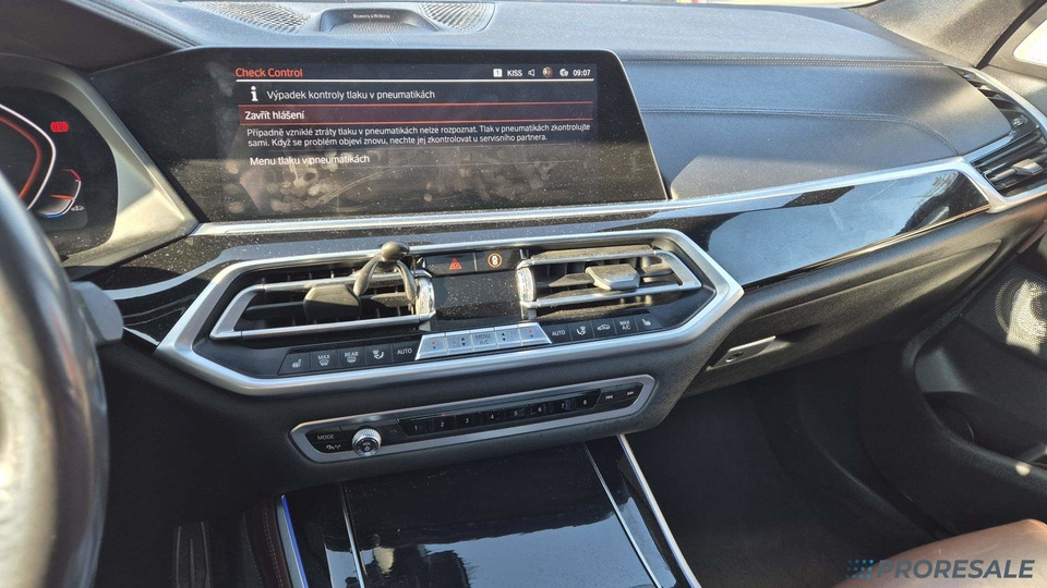SUV BMW X5 M50D 3,0 294 kW: foto 8