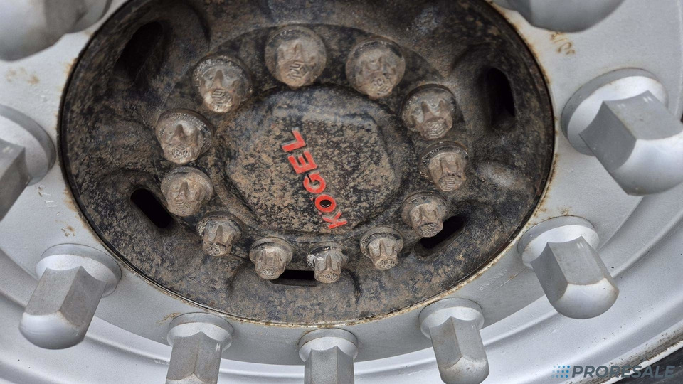 KÖGEL SN 24 CARGO - nové brzdy - Semi-reboque de lona: foto 5 KÖGEL SN 24 CARGO - nové brzdy - Semi-reboque de lona: foto 5