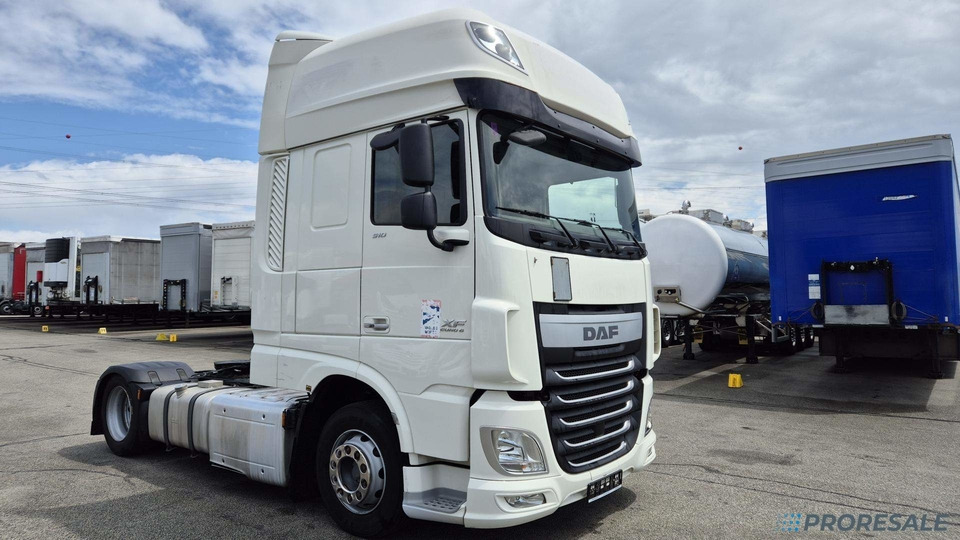 DAF XF 510 FT LOW DECK SSC EURO 6 - Tractor: foto 1 DAF XF 510 FT LOW DECK SSC EURO 6 - Tractor: foto 1