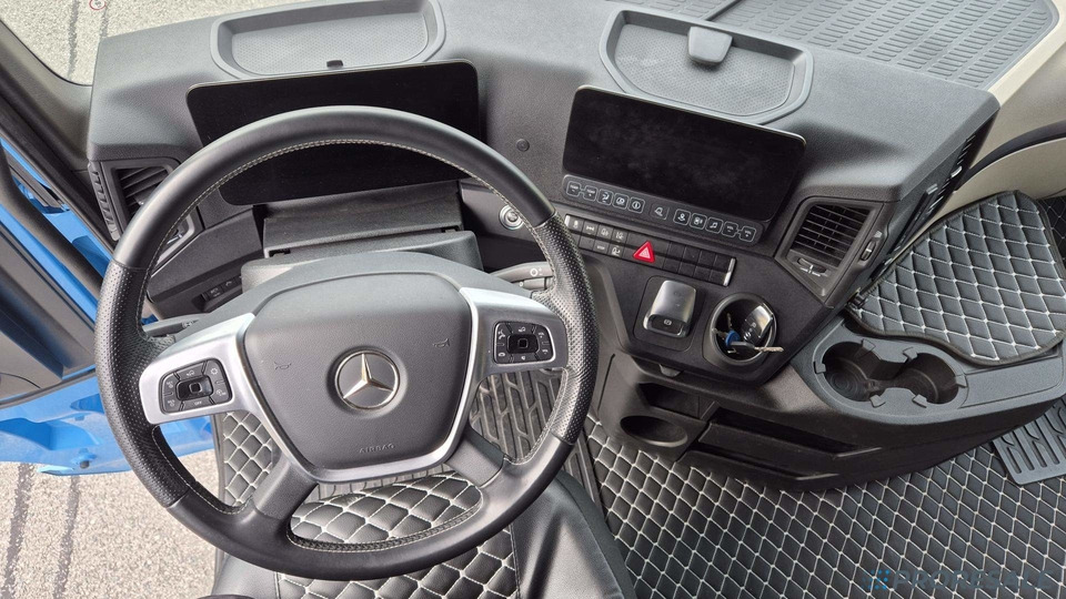MERCEDES-BENZ ACTROS 1848 LSRL GIGA SPACE EURO 6 - Tractor: foto 4 MERCEDES-BENZ ACTROS 1848 LSRL GIGA SPACE EURO 6 - Tractor: foto 4
