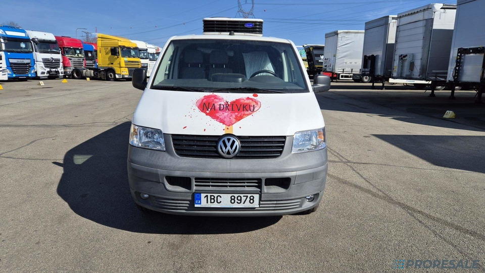 VOLKSWAGEN TRANSPORTER 2.5 TDi - nová mrazírenská vestavba + CARRIER XARIOS 230/12 V - vadný motor - Carrinha frigorífica: foto 2 VOLKSWAGEN TRANSPORTER 2.5 TDi - nová mrazírenská vestavba + CARRIER XARIOS 230/12 V - vadný motor - Carrinha frigorífica: foto 2