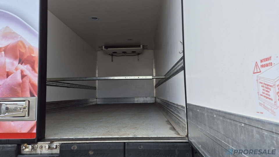 VOLVO FL 250 BB EURO 6 - mrazírna + CARRIER XARIOS 600 EL MAXI - Camião frigorífico: foto 5 VOLVO FL 250 BB EURO 6 - mrazírna + CARRIER XARIOS 600 EL MAXI - Camião frigorífico: foto 5