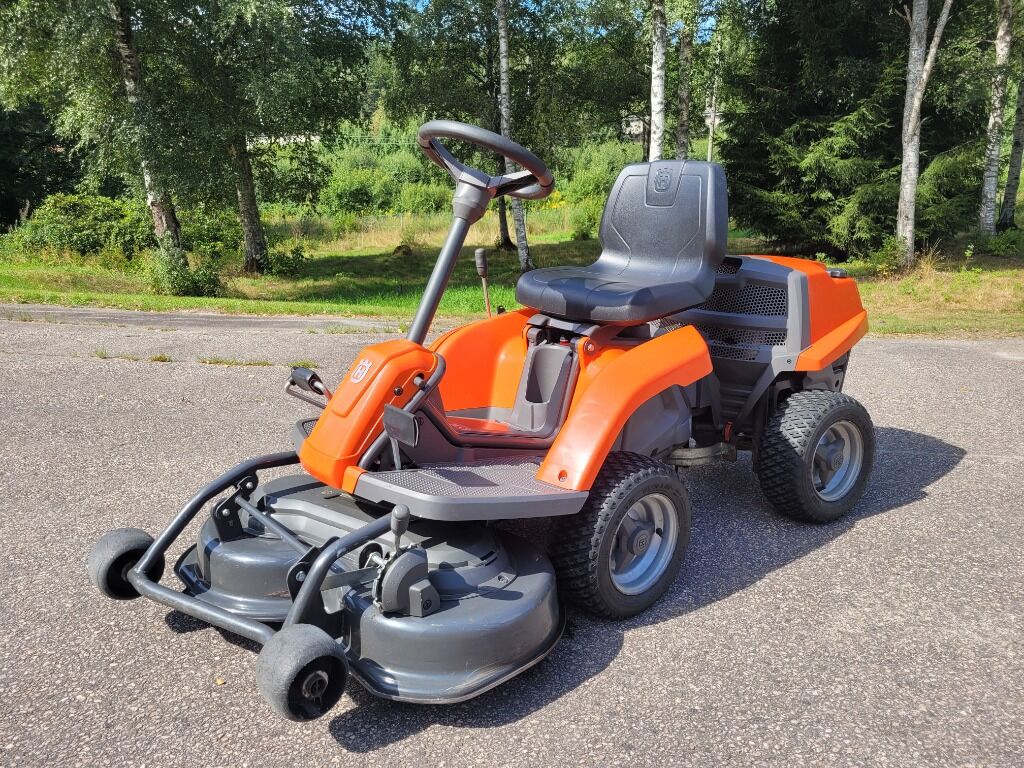 Åkgräsklippare Husqvarna Rider R111B - Equipamentos para jardinagem: foto 1 Åkgräsklippare Husqvarna Rider R111B - Equipamentos para jardinagem: foto 1